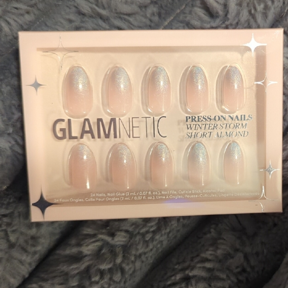 Glamnetic Press-On Nails wi